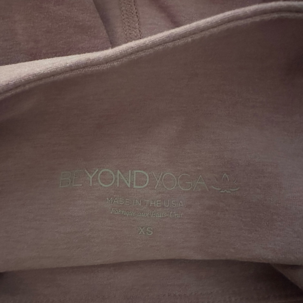 Beyond Yoga Pink/Purple High-Waisted Leggings Size XS - Picture 4 of 4